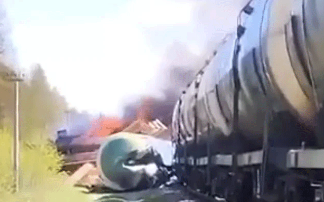  مال بردار ٹرین میں دھماکا 