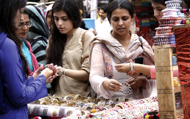 Eid Shopping in Lahore Markets, City42