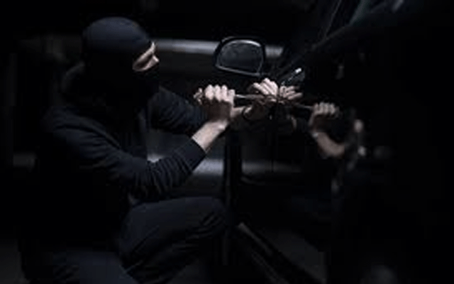 Car theft from Petrol Pump, City42