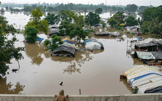 The water level in Yamuna river breaks 35 years record, Delhi faces flood threat, City42
