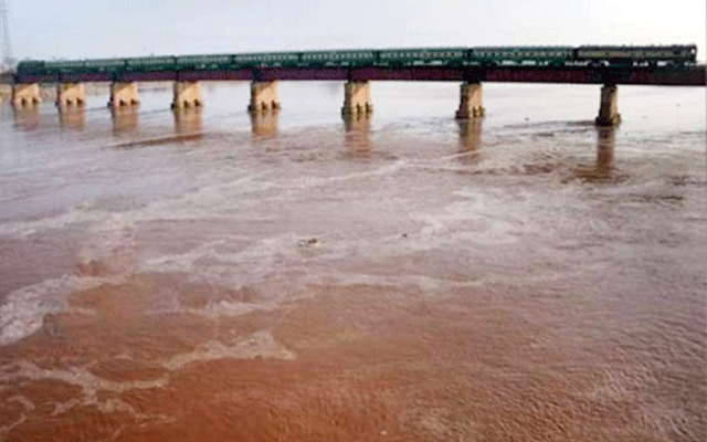 Multan's suburban villages have been hit by flood in Chanab, City42