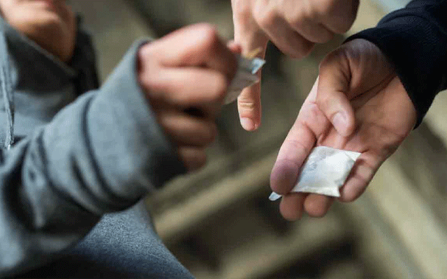 Drugs abuse, drugs paddlers arrested, city42 