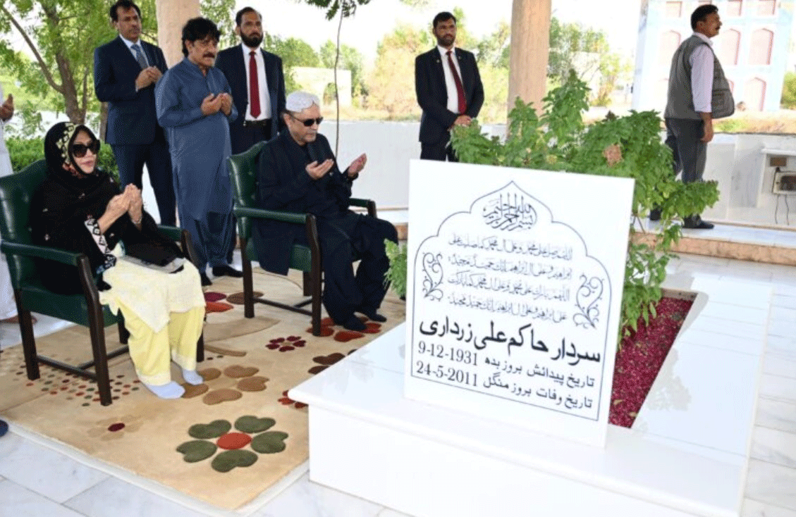 صدر آصف علی زرداری کی نوابشاہ میں اپنے آبائی قبرستان حاضری