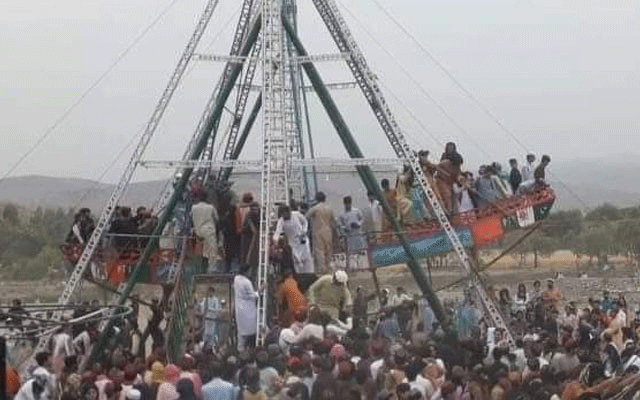 Johar Abad jhoola accident, city42 