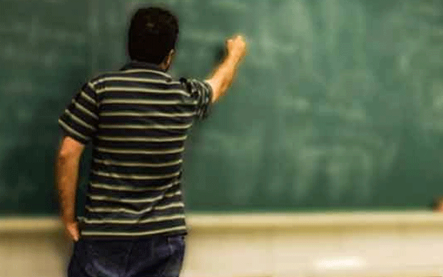   پنجاب بھر کے 3 لاکھ اُساتذہ کیلئے اچھی خبر ، اُساتذہ کے تبادلوں سے پابندی 20 جولائی سے اٹھانے پر غور کیا جارہاہے۔ 
