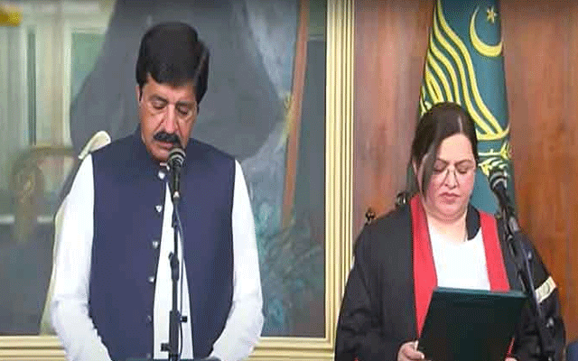 لاہور ہائیکورٹ کی پہلی خاتون جسٹس عالیہ نیلم نے چیف جسٹس کے عہدے کا حلف اُٹھا لیا ۔