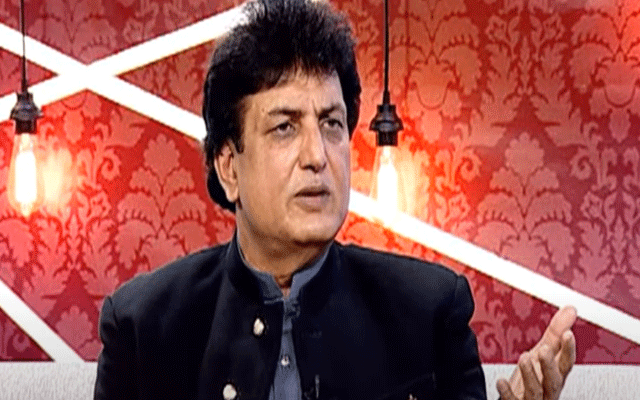 پاکستانی معروف ڈرامہ نگار و مصنف خلیل الرحمان قمر ایک بار پھراپنے بیان کی وجہ سے  تنقید کی زد میں آگئے۔