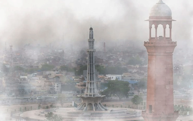 لاہور میں فضائی آلودگی میں کمی، عالمی فہرست میں تیسرے نمبر پر آ گیا