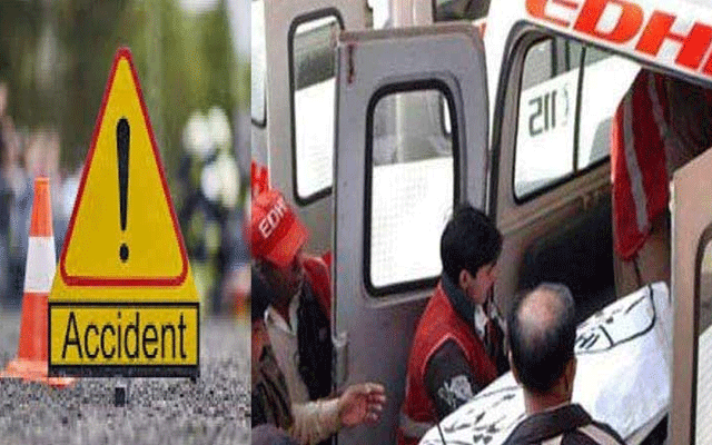 مناواں :ٹریکٹر ٹرالی نے موٹر سائیکل سوار میاں بیوی کو کچل دیا