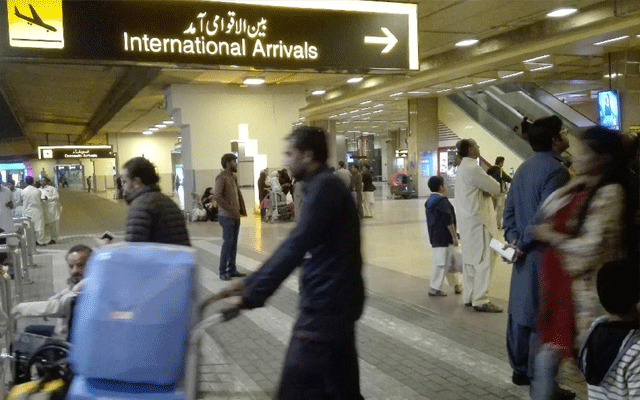 لاہور ایئرپورٹ پر مسافروں کی سخت سکریننگ کا عمل جاری