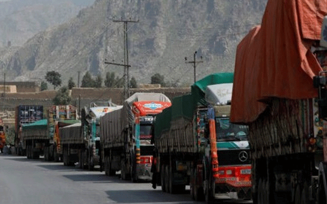 پشاور: 120 گاڑیوں پر مشتمل امدادی اشیاء کا قافلہ آج پاراچنار روانہ ہوگا