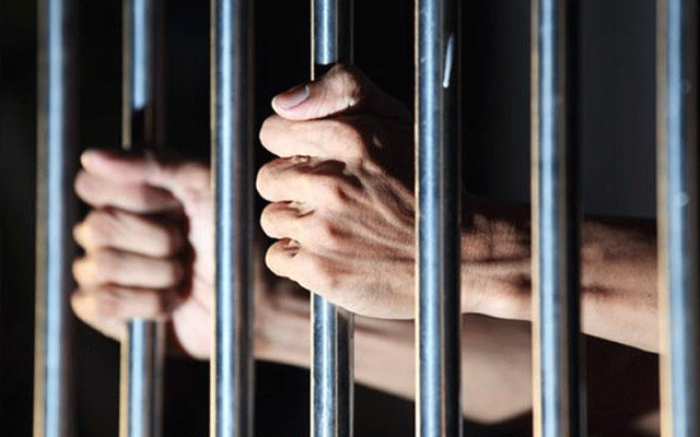 غریب ریڑی والوں کو لوٹنے والا ریکارڈ یافتہ متحرک گروہ گرفتار