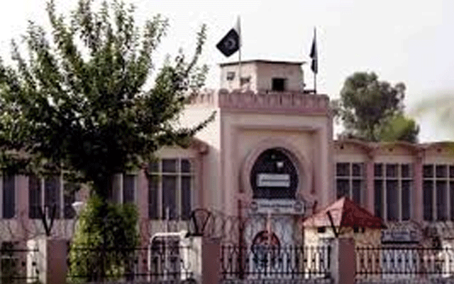 اڈیالہ جیل کے اطراف سکیورٹی ہائی الرٹ، کنٹینر لگا کر گاڑیوں کی سخت چیکنگ 