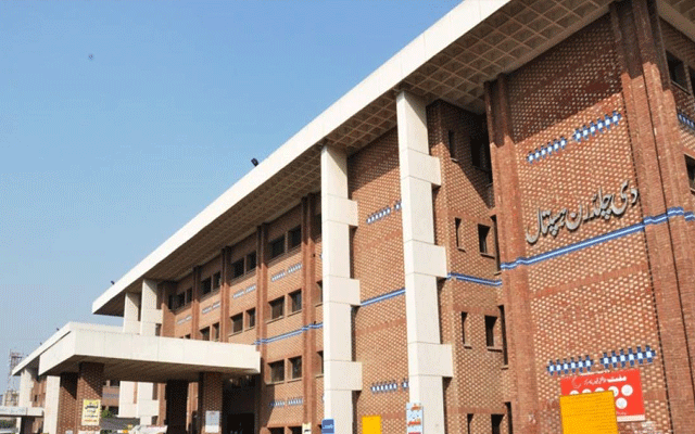 چلڈرن ہسپتال میں مریض کی تیمارداری کیلئے آنے والے شخص پر مبینہ تشدد