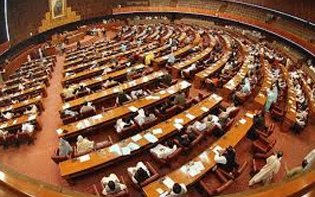 گوشوارےجمع نہ کرانے پر 24 سابق ارکان قومی و صوبائی اسمبلی نااہل