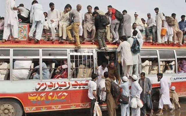 پردیسیوں کا عید منانے کے لیے آبائی علاقوں کا رخ، لاری اڈے پر رش