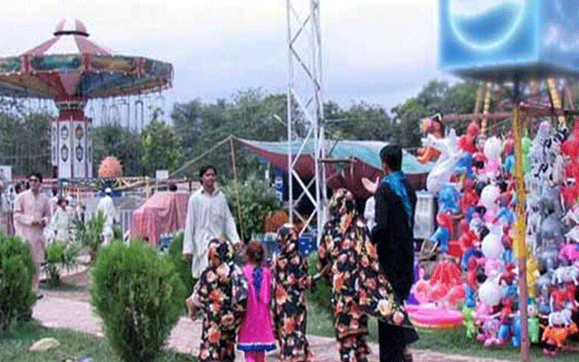 عوام کا عید کا تیسرا روز بھی بھرپور گزارنے کا پلان، سیرسپاٹے اور دعوتوں کا اہتمام