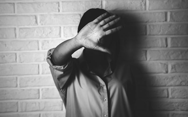  ناشتے کے پیسے کیوں مانگے , بااثر افراد نے دکاندار اور ملازمین کوتشدد کا نشانہ بنا ڈالا
