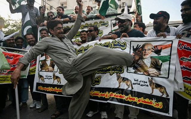 اگلے 36 گھنٹے اہم، بھارت کی کسی مہم جوئی کا فیصلہ کن جواب دیا جائے گا: عطا اللہ تارڑ