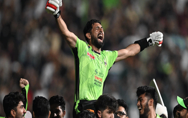 برمنگھم میں ڈنر، دبئی میں ناشتہ، لاہور میں وننگ شاٹ,سکندر رضا کی شاندار کمٹمنٹ نے دل جیت لیے