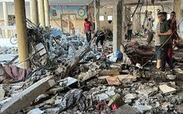 غزہ : اسرائیل کا سکول پر فضائی حملہ، 25 فلسطینی شہید،درجنوں زخمی