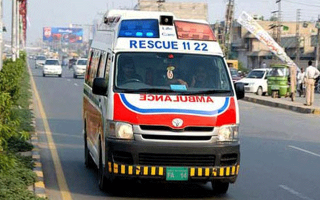 لاہور :مختلف ٹریفک حادثات میں 4 افراد زندگی کی بازی ہار گئے