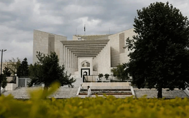 ججز ٹرانسفر کیس،عدالت نے عمران خان کے وکیل کو دلائل دینے سے روک دیا
