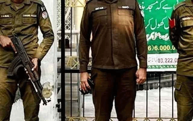 ڈاکوؤں سے یاری پولیس اہلکار پر بھاری، گھوٹکی میں 6 اہلکار برطرف 