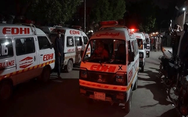 کاہنہ :لڑائی کے دوران چھریوں کے وار، 2 بھائیوں سمیت 3 افراد زخمی