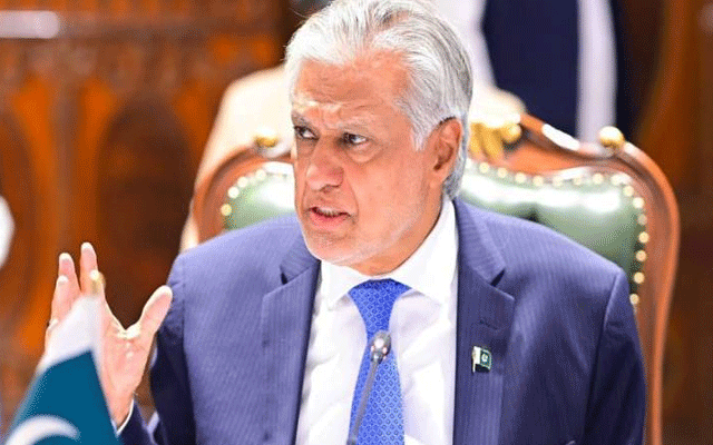 تحریک انصاف کی حکومت مزید 6 ماہ چلتی تو پاکستان دیوالیہ ہو جاتا: اسحاق ڈار
