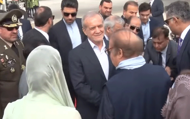 ایرانی صدر مسعود پز شکیان دو روزہ دورے پر پاکستان پہنچ گئے، پرتپاک استقبال