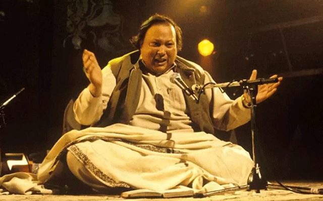 استاد نصرت فتح علی خان کو مداحوں سے بچھڑے 28 برس بیت گئے