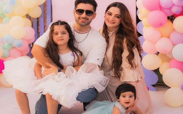 ایمن خان اور منیب بٹ کے ہاں تیسرے بچے کی پیدائش