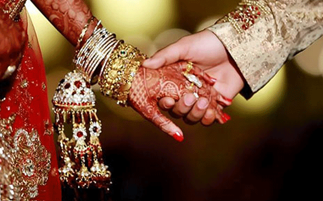 کیا نکاح نامے میں لکھوائے گئے زیورات بیوی کی ملکیت ہوتے ہیں؟