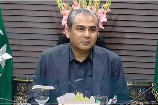  وفاقی وزیرداخلہ کا گوجرانوالہ  میں نادرا سنٹر کا دورہ ،شناختی کارڈز و دیگر دستاویزات کے عمل کا جائزہ