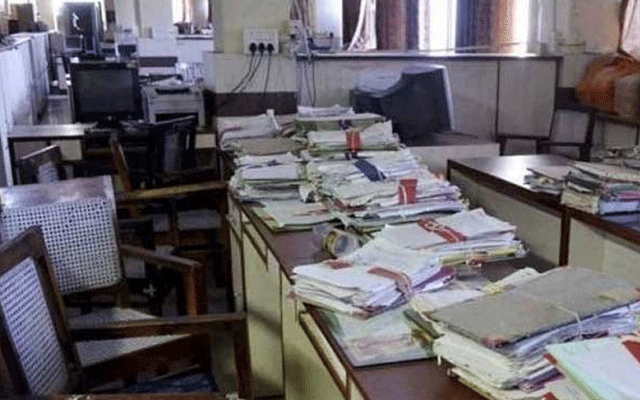 پنجاب میں سرکاری محکمےبھی شکنجےمیں آ گئے