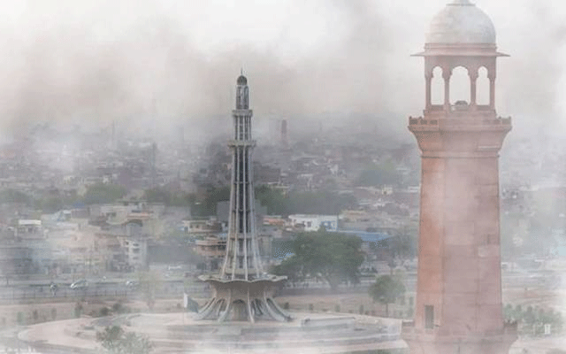 لاہور سمیت پنجاب بھر میں سموگ، سپر فلو اور وائرل انفیکشنز میں تشویشناک اضافہ
