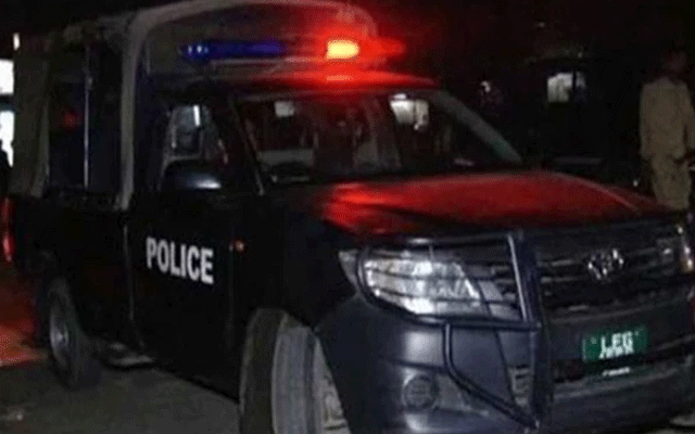 کاہنہ میں ڈاکوؤں کی ناکہ بندی، پولیس ملازم سمیت 11 شہری لوٹ لیے گئے