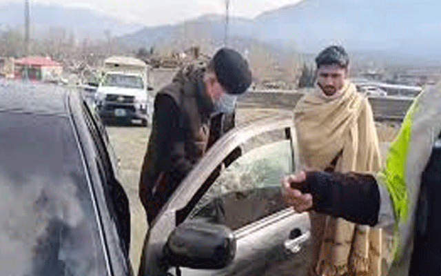 کالے شیشوں والی گاڑیوں کے خلاف کریک ڈاؤن روک دیا گیا