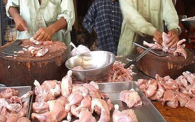  چکن کھانے کے شوقین افراد کیلئے خطرے کی گھنٹی بج گئی 