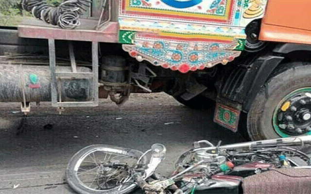 ڈی ایچ اے لمز یونیورسٹی کے قریب ٹرک کی ٹکر سے موٹرسائیکل سوار جاں بحق