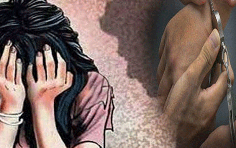  7 افراد کی بوائے فرینڈ کے سامنے لڑکی سے اجتماعی زیادتی