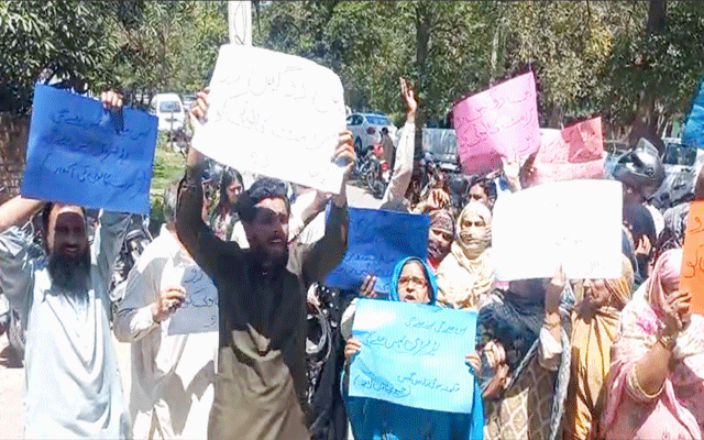 سوئی نادررن گیس دفتر کے باہر احتجاج ، گیس دو کے نعرے