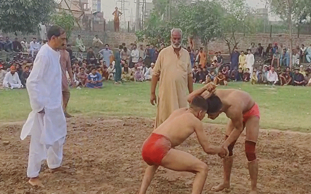 بابا فرید کی یاد میں دیسی کشتی مقابلے، گونگا پہلوان سمیت کئی پہلوانوں کی کامیابی