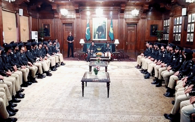 گورنر پنجاب سے زیر تربیت ڈی ایس پیز کے وفد کی ملاقات، قومی یکجہتی اور سکیورٹی پر زور